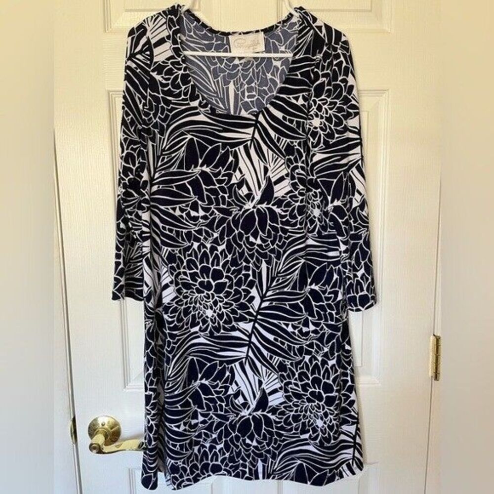 Black & White Floral Shift Dress - Classic Women’s Dress